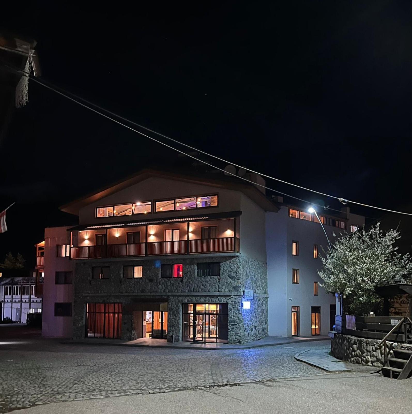 Hotel Posta Mestia Kültér fotó